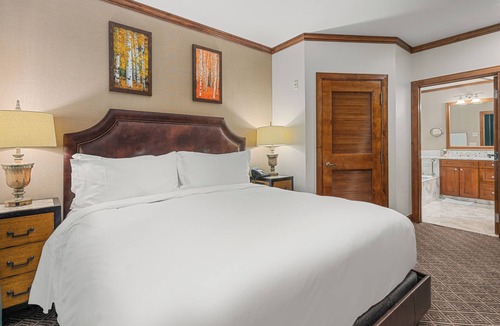 Aspen Hotel | The Ritz-Carlton Club | 3 Bedroom 8214, Ski-in & Ski-out Resort