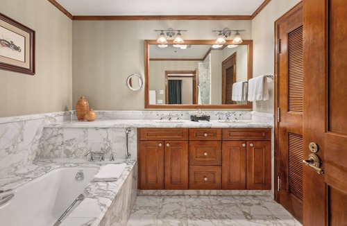 Aspen Hotel | The Ritz-Carlton | Three-Bedroom Premier Residence 8103, Ski-in & Ski-out Resort in Aspen Highlands