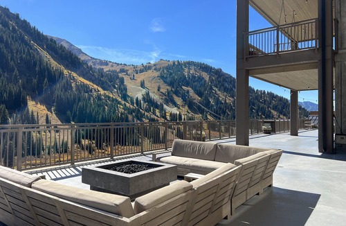 Salt Lake Mountain Resorts Cabin | The Snowpine Lodge