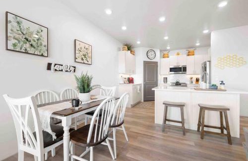 Ephraim Apartment | The True Badger Honey House