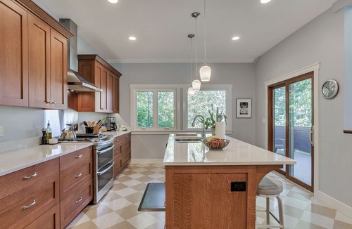 Cottonwood Heights Condo | This is the place. close to Alta/Snowbird/Solitude/Brighton. Mountain views.