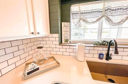 Palmer Lake House | This spacious 5-bedroom, 3-bathroom retreat comfortably sleeps 14 guests (with room for 2 additional guests on the sleeper sofa for $50/night per person)