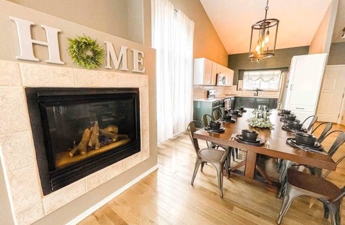 Palmer Lake House | This spacious 5-bedroom, 3-bathroom retreat comfortably sleeps 14 guests (with room for 2 additional guests on the sleeper sofa for $50/night per person)
