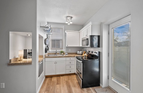 Joaquin House | Timeless 1890s Bungalow Steps to Downtown