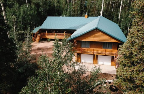 Brian Head Cabin | Tons of space for all the family reunion this summer!