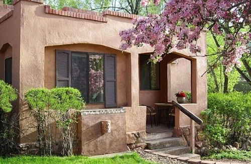 Manitou Springs Cabin | Town & Country Cottages