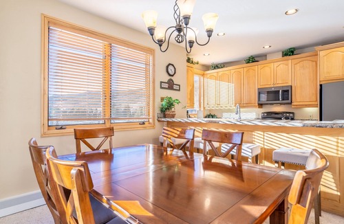 Mountain House House | Townhome w/Private Hot Tub & Balcony w/Mountain Views, Short Walk to Lifts!