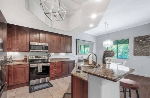 East Naples Condo | Tranquil Luxury 2BR Condo Near Beach & 5th Ave