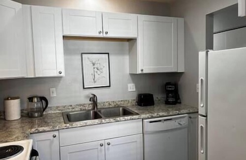 Grand Junction Condo | Tranquility 2BR Condo - Extended Stays for Executives & Traveling Professionals