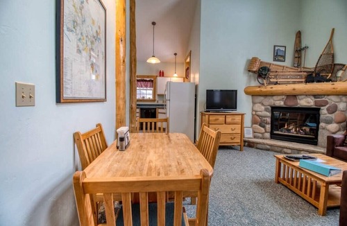 Leadville Cabin | Trapper's Treasure 5A — Loft Condo with Yard, Grill & Gas Fireplace | Leadville