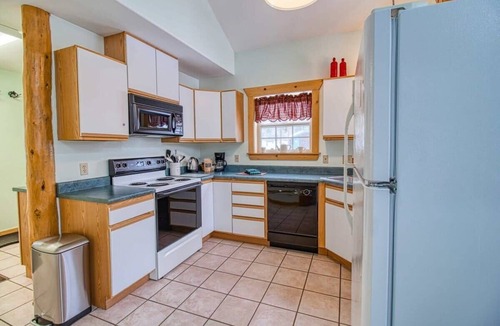 Leadville Cabin | Trapper's Treasure 5A — Loft Condo with Yard, Grill & Gas Fireplace | Leadville