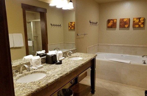 Breckenridge Cabin | TRUE Ski In/Out Luxury 1-Bedrm Residence, Grand Lodge on Peak 7, Breckenridge CO