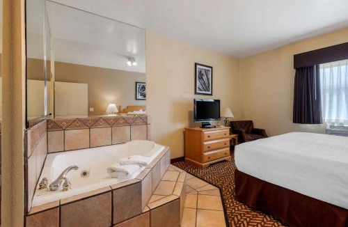 Cortez Hotel | Turquoise Inn and Suites Cortez near Mesa Verde
