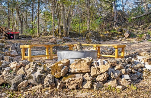 Eagle Rock House | Ultimate Fall Getaway - Firepit, Hot Tub, Trails