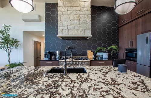 Lakeview House | Ultimate Family Getaway ~ Hot Tub, Games & Theater