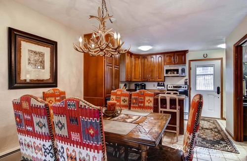 Four O'Clock House | Ultimate Group Getaway: Spacious Multi-Level Retreat, Close to Downtown!