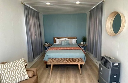 Levan Cabin | Unique Mirror Pod on the Shores of Yuba Lake for a Fantastic Couples Escape in Utah