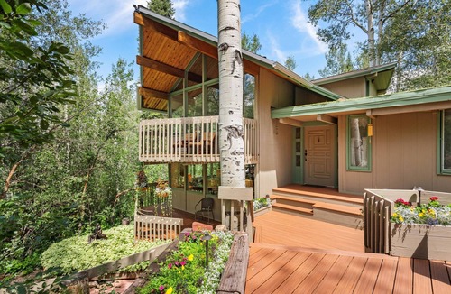 Aspen House | Unique Mountain Home! Spacious Deck & Hot Tub, Wood Stoves, Balconies with Tranquil Forest Views