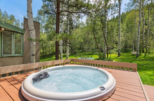 Aspen House | Unique Mountain Home! Spacious Deck & Hot Tub, Wood Stoves, Balconies with Tranquil Forest Views