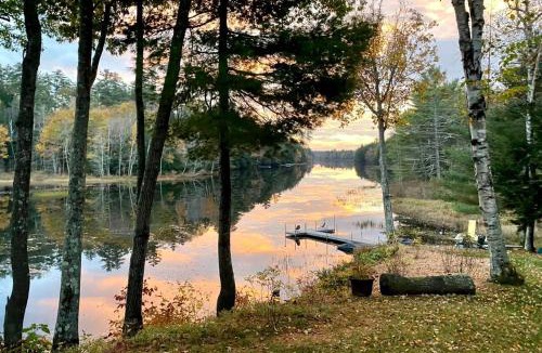 Belgrade House | Unique Pet Friendly Treehouse with Hot Tub on the Edges of Belgrade Stream with Direct Access to Messalonskee Lake, Maine