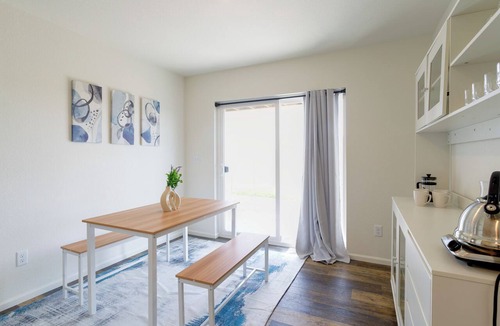 Aurora House | Unwind & Explore the City! Convenient Aurora Home