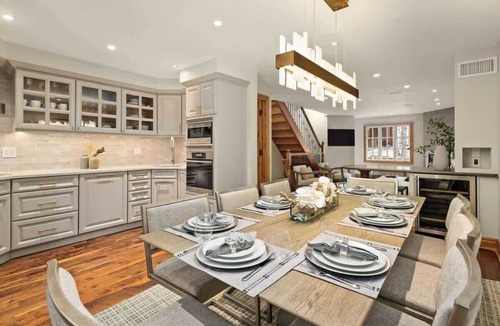 Downtown House | Updated 4 BR 4.5 BA, AC, Pool