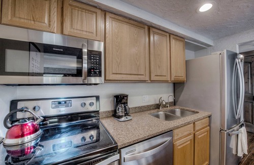 Warrior's Mark Condo | Updated condo next to lift and town.