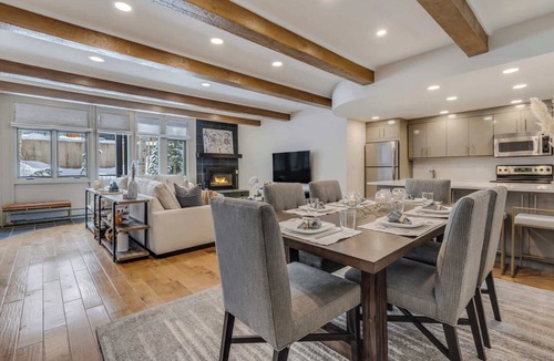 Aspen Apartment | Updated Core 3 BR, 3 BA with AC, Pool & Hot-tub!