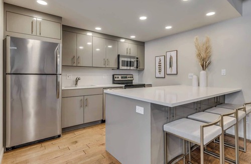 Aspen Apartment | Updated Core 3 BR, 3 BA with AC, Pool & Hot-tub!
