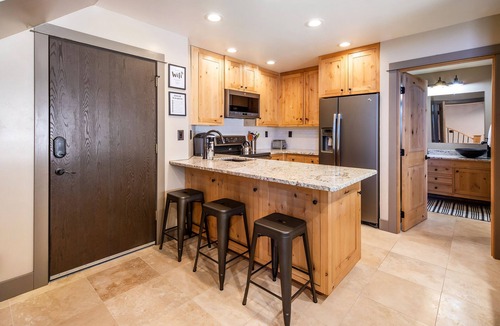 Brian Head Condo | Updated Corner Unit Condo. Next to Giant Steps Ski Lift.