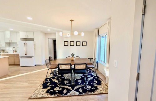 Canyon Rim House | Updated, spacious home in lovely SLC neighborhood, Sleeps 10, Near Ski Resorts!