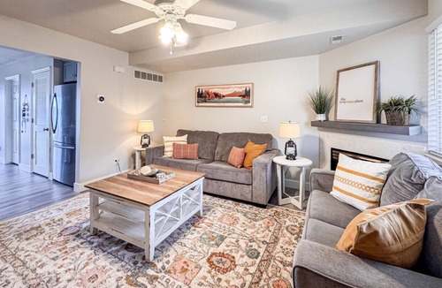 Harbor Village Condo | Updated Two-Bedroom Lake View Condo 930 #4