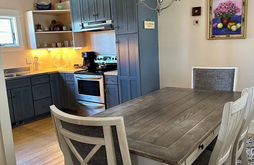 Westcliffe Hotel | Upscale 2BR Mountain Retreat