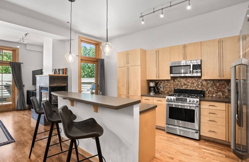 Downtown Steamboat Springs Condo | Upscale Luxury w/AC! Urban Loft in Downtown Steamboat