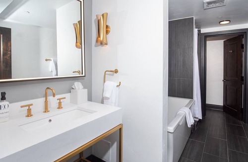 Vail Hotel | Upscale Vail Retreat | 1 Suites | 0.8 mi to Adventure Ridge