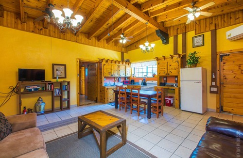 Brookeland House | V#2 Sam Rayburn Getaway-Best value in town Vacation/fishing/golf- Up to 6 guests
