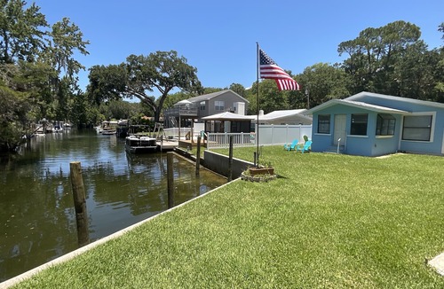 Weeki Wachee Gardens House | Vacation Home With For Hire Charter Boat, Your Host Is Your Captain!