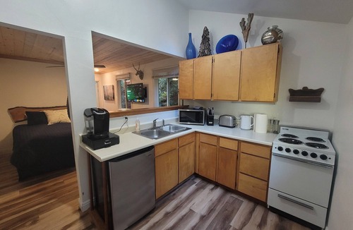 Vail Apartment | Vail - 2 Guests - Private Studio w/Queen Bed - Pet Friendly!