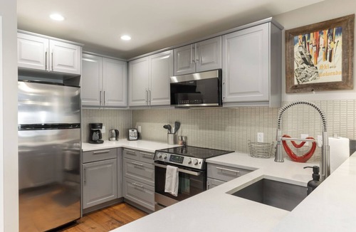 Vail Condo | Vail 21 Condo 302 | Remodeled 2BR Steps from Gondola