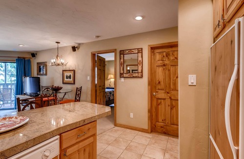 Vail Condo | Vail Mtn Views, Pool, Hot Tub - Great Mountain feel and beautiful Kitchen.