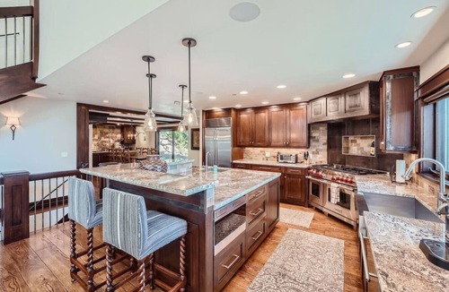 Vail House | Vails View House |4BR Luxe Stay w/Views Hosted by Alpine Co-Hosts Vail Valley