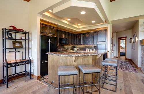 Steamboat Springs Condo | VAL03 | Nicely Updated Condo | Private Hot Tub | Mtn Views | Winter Shuttle
