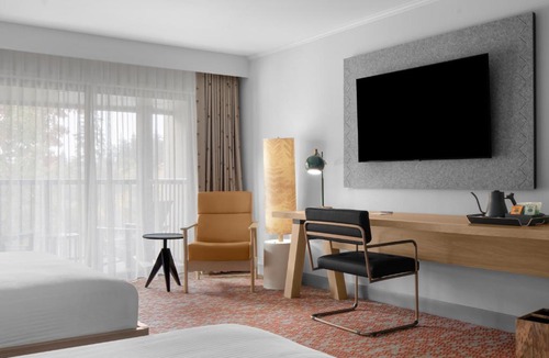 Central Oregon Hotel | Valley River Inn