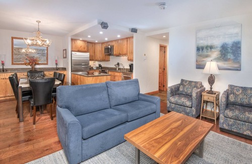 Vail Condo | Vantage Point Condo 201 | Spacious 2BR in Lionshead Village