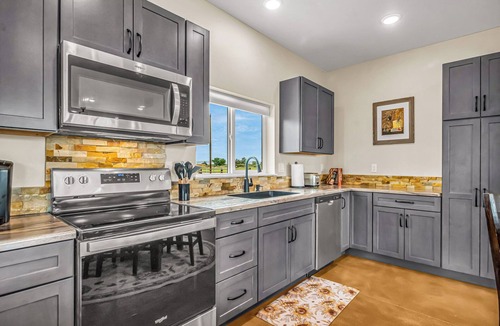 Mesa County Cottage | Views in Every Direction, Adjoins Golf, minutes to Miles of Bike & Hiking trails