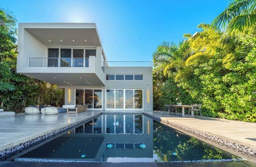 Venetian Islands House | Villa Carlo – A Serene Modern Waterfront Retreat on the Venetian Islands