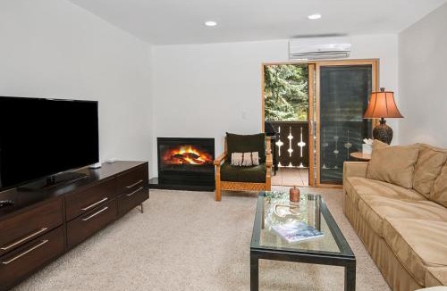 Vail Apartment | Villa Cortina 120