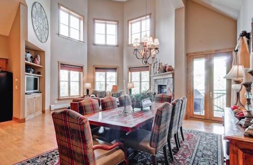 Beaver Creek Apartment | Villa Montane 210 by East West Hospitality