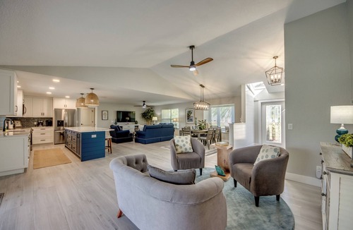 Pelican Villa | Villa Southern Dream - Delightful 3 BR waterfront Villa w. heated pool, dock and boat lift
