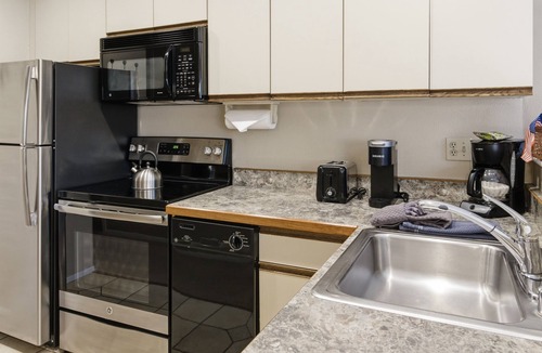 Four O'Clock Condo | Visit Breck on a budget. Ski in and Hot Tub.